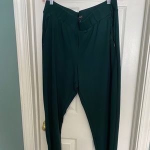 Universal Standard Ponte pants forest green size medium (18-20)